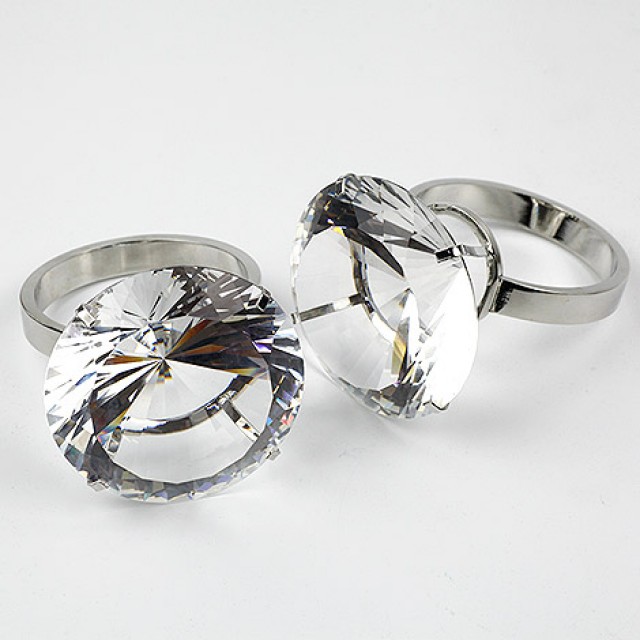 求婚告白神器 8cm鑽石 戒指 婚紗照道具